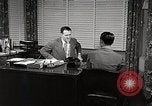 Standbild japanische Studentin joins außerschulische Aktivitäten Bloomington Indiana USA, 1951, aus Sekunde 30 historischem Filmmaterial Videoclip 65675025244