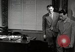 Standbild japanische Studentin joins außerschulische Aktivitäten Bloomington Indiana USA, 1951, aus Sekunde 33 historischem Filmmaterial Videoclip 65675025244