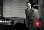 Standbild japanische Studentin joins außerschulische Aktivitäten Bloomington Indiana USA, 1951, aus Sekunde 34 historischem Filmmaterial Videoclip 65675025244