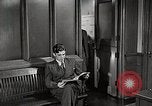 Standbild japanische Studentin joins außerschulische Aktivitäten Bloomington Indiana USA, 1951, aus Sekunde 35 historischem Filmmaterial Videoclip 65675025244