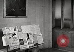 Standbild japanische Studentin joins außerschulische Aktivitäten Bloomington Indiana USA, 1951, aus Sekunde 38 historischem Filmmaterial Videoclip 65675025244