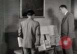Standbild japanische Studentin joins außerschulische Aktivitäten Bloomington Indiana USA, 1951, aus Sekunde 48 historischem Filmmaterial Videoclip 65675025244