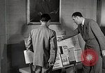 Standbild japanische Studentin joins außerschulische Aktivitäten Bloomington Indiana USA, 1951, aus Sekunde 49 historischem Filmmaterial Videoclip 65675025244