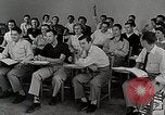 Standbild Studenten machen eine Reise nach Mark Twains Home Bloomington Indiana USA, 1951, aus Sekunde 3 historischem Filmmaterial Videoclip 65675025246