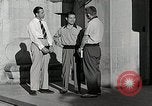 Standbild Studenten machen eine Reise nach Mark Twains Home Bloomington Indiana USA, 1951, aus Sekunde 28 historischem Filmmaterial Videoclip 65675025246