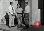 Standbild Studenten machen eine Reise nach Mark Twains Home Bloomington Indiana USA, 1951, aus Sekunde 29 historischem Filmmaterial Videoclip 65675025246