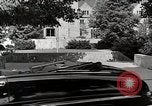 Standbild Studenten machen eine Reise nach Mark Twains Home Bloomington Indiana USA, 1951, aus Sekunde 52 historischem Filmmaterial Videoclip 65675025246