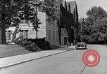 Standbild Studenten machen eine Reise nach Mark Twains Home Bloomington Indiana USA, 1951, aus Sekunde 55 historischem Filmmaterial Videoclip 65675025246