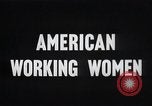 Image femmes scientifiques et des travailleurs d'usine New York United States USA, 1950, de la seconde 23 séquences d'archives historiques vidéo 65675025247