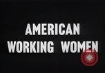Image femmes scientifiques et des travailleurs d'usine New York United States USA, 1950, de la seconde 26 séquences d'archives historiques vidéo 65675025247
