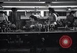 Image femmes scientifiques et des travailleurs d'usine New York United States USA, 1950, de la seconde 62 séquences d'archives historiques vidéo 65675025247