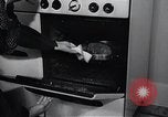 Standbild Leben der amerikanischen arbeiten Frau New York United States USA, 1950, aus Sekunde 4 historischem Filmmaterial Videoclip 65675025248