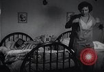 Immagine di American Donne al lavoro in fabbrica New York United States USA, 1950, secondo 37 filmato di repertorio 65675025249