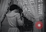 Immagine di American Donne al lavoro in fabbrica New York United States USA, 1950, secondo 52 filmato di repertorio 65675025249