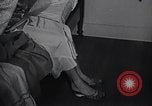 Immagine di American Donne al lavoro in fabbrica New York United States USA, 1950, secondo 56 filmato di repertorio 65675025249