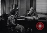 Immagine di Donna americana lavora come segretaria personale New York United States USA, 1950, secondo 14 filmato di repertorio 65675025250