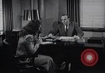 Immagine di Donna americana lavora come segretaria personale New York United States USA, 1950, secondo 16 filmato di repertorio 65675025250