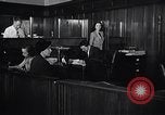 Immagine di Donna americana lavora come segretaria personale New York United States USA, 1950, secondo 26 filmato di repertorio 65675025250