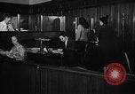 Immagine di Donna americana lavora come segretaria personale New York United States USA, 1950, secondo 38 filmato di repertorio 65675025250