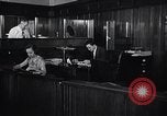 Immagine di Donna americana lavora come segretaria personale New York United States USA, 1950, secondo 41 filmato di repertorio 65675025250