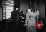 Immagine di Donna americana lavora come segretaria personale New York United States USA, 1950, secondo 49 filmato di repertorio 65675025250
