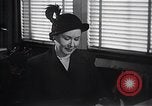 Immagine di Donna americana lavora come segretaria personale New York United States USA, 1950, secondo 51 filmato di repertorio 65675025250