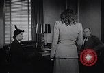 Immagine di Donna americana lavora come segretaria personale New York United States USA, 1950, secondo 56 filmato di repertorio 65675025250