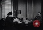 Immagine di Donna americana lavora come segretaria personale New York United States USA, 1950, secondo 59 filmato di repertorio 65675025250
