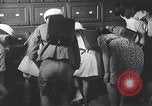 Standbild japanische Kinder in der Schule Japan, 1941, aus Sekunde 26 historischem Filmmaterial Videoclip 65675025253