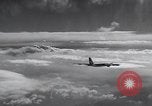 Image B-52 avion en vol pendant la crise cubaine United States USA, 1962, de la seconde 10 séquences d'archives historiques vidéo 65675025262