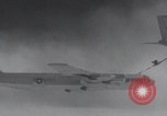 Image B-52 avion en vol pendant la crise cubaine United States USA, 1962, de la seconde 15 séquences d'archives historiques vidéo 65675025262