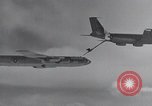 Image B-52 avion en vol pendant la crise cubaine United States USA, 1962, de la seconde 18 séquences d'archives historiques vidéo 65675025262