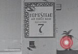 Standbild Präsident John F Kennedy kommt auf der Homestead Air Force Base an Homestead Florida USA, 1962, aus Sekunde 1 historischem Filmmaterial Videoclip 65675025267