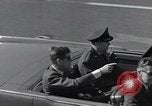 Standbild Präsident John F Kennedy kommt auf der Homestead Air Force Base an Homestead Florida USA, 1962, aus Sekunde 4 historischem Filmmaterial Videoclip 65675025267