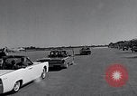 Standbild Präsident John F Kennedy kommt auf der Homestead Air Force Base an Homestead Florida USA, 1962, aus Sekunde 14 historischem Filmmaterial Videoclip 65675025267