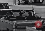 Standbild Präsident John F Kennedy kommt auf der Homestead Air Force Base an Homestead Florida USA, 1962, aus Sekunde 17 historischem Filmmaterial Videoclip 65675025267
