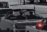 Standbild Präsident John F Kennedy kommt auf der Homestead Air Force Base an Homestead Florida USA, 1962, aus Sekunde 18 historischem Filmmaterial Videoclip 65675025267