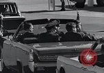 Standbild Präsident John F Kennedy kommt auf der Homestead Air Force Base an Homestead Florida USA, 1962, aus Sekunde 19 historischem Filmmaterial Videoclip 65675025267