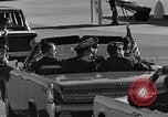 Standbild Präsident John F Kennedy kommt auf der Homestead Air Force Base an Homestead Florida USA, 1962, aus Sekunde 20 historischem Filmmaterial Videoclip 65675025267