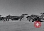 Standbild Präsident John F Kennedy kommt auf der Homestead Air Force Base an Homestead Florida USA, 1962, aus Sekunde 26 historischem Filmmaterial Videoclip 65675025267