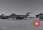 Standbild Präsident John F Kennedy kommt auf der Homestead Air Force Base an Homestead Florida USA, 1962, aus Sekunde 27 historischem Filmmaterial Videoclip 65675025267