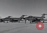 Standbild Präsident John F Kennedy kommt auf der Homestead Air Force Base an Homestead Florida USA, 1962, aus Sekunde 29 historischem Filmmaterial Videoclip 65675025267