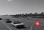 Standbild Präsident John F Kennedy kommt auf der Homestead Air Force Base an Homestead Florida USA, 1962, aus Sekunde 38 historischem Filmmaterial Videoclip 65675025267
