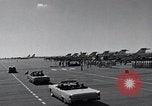 Standbild Präsident John F Kennedy kommt auf der Homestead Air Force Base an Homestead Florida USA, 1962, aus Sekunde 39 historischem Filmmaterial Videoclip 65675025267