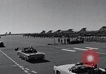 Standbild Präsident John F Kennedy kommt auf der Homestead Air Force Base an Homestead Florida USA, 1962, aus Sekunde 44 historischem Filmmaterial Videoclip 65675025267