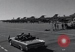 Standbild Präsident John F Kennedy kommt auf der Homestead Air Force Base an Homestead Florida USA, 1962, aus Sekunde 48 historischem Filmmaterial Videoclip 65675025267