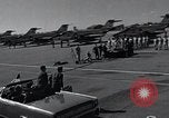 Standbild Präsident John F Kennedy kommt auf der Homestead Air Force Base an Homestead Florida USA, 1962, aus Sekunde 49 historischem Filmmaterial Videoclip 65675025267