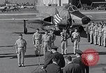 Standbild Präsident John F Kennedy kommt auf der Homestead Air Force Base an Homestead Florida USA, 1962, aus Sekunde 56 historischem Filmmaterial Videoclip 65675025267