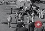 Standbild Präsident John F Kennedy kommt auf der Homestead Air Force Base an Homestead Florida USA, 1962, aus Sekunde 57 historischem Filmmaterial Videoclip 65675025267