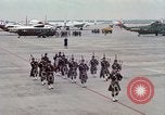 Standbild Air Force Band bereitet sich auf die Ankunft der wichtigsten Cooper Washington DC USA, 1963, aus Sekunde 8 historischem Filmmaterial Videoclip 65675025269